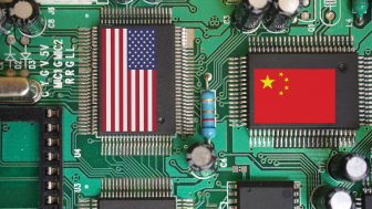 Chips with American and Chinese flag